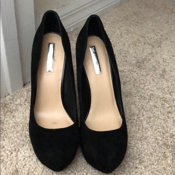 H by Halston Black Pumps - Picture 2 of 4